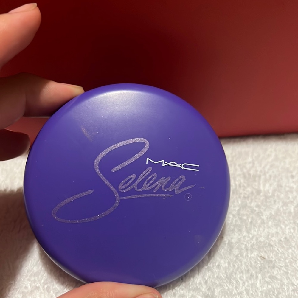 Max x Selena